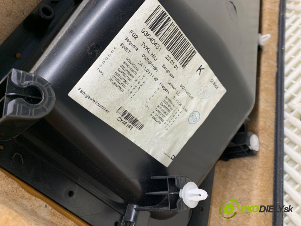 BMW F01 sedan 2010 240 kW 740 i, Li 2979 čalúnenie Dvere ľavy zad