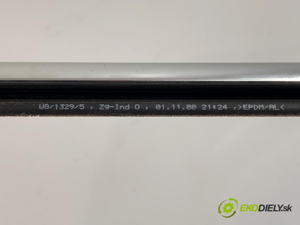 BMW F01 sedan 2010 240 kW 740 i, Li 2979 Lišta Sbírání: zad pravy