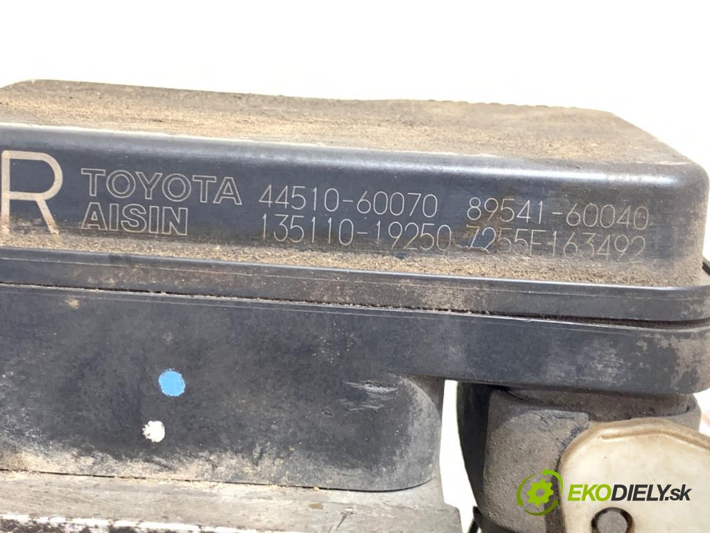 TOYOTA LAND CRUISER J12 samochód terenowy zamknięty 2005 120 kW 3.0 D-4D (KDJ120, KDJ125) 2982 Pumpa ABS 44510-60070 (Pumpa ABS)