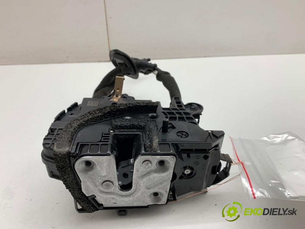 RENAULT CLIO V liftback 2024 74 kW 1.0 LPG (B7MT) 999 zámok dveře levý zadní část 825039554R