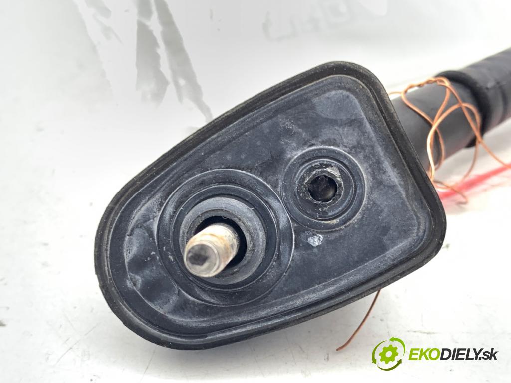 NISSAN ALMERA N16 sedan 2003 85 kW 1.8 1769 ANTENA