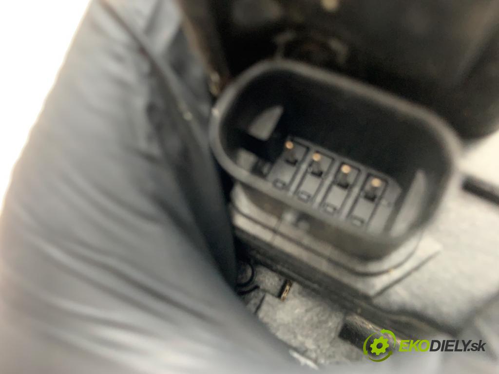 BMW G01 SUV 2020 135 kW xDrive 30 e Plug-in-Hybrid 1998 zámok dveře pravý přední část 9492094