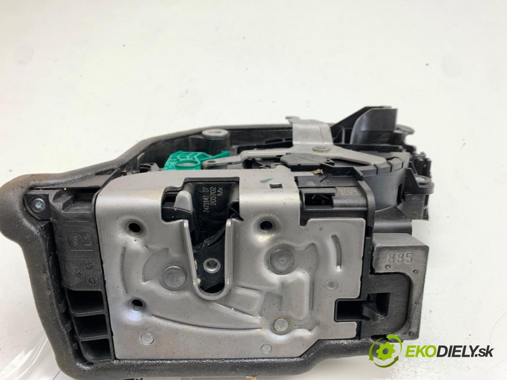 BMW G01 SUV 2020 135 kW xDrive 30 e Plug-in-Hybrid 1998 zámok dveře levý zadní část 7473147