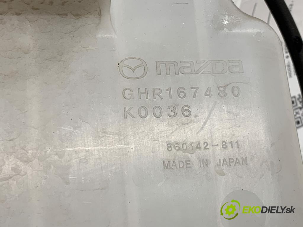 MAZDA 6 GJ Kombi 2016 141 kW 2.5 2488 nádržka ostřikovačů 860142-811