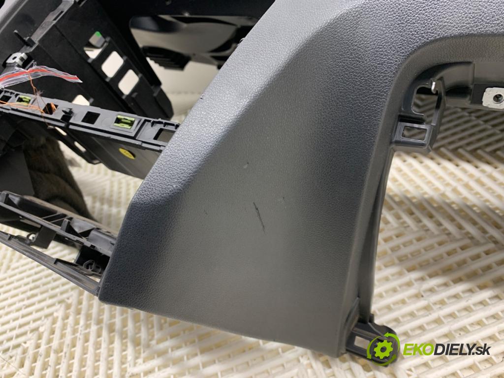 SKODA RAPID liftback 2013 77 kW 1.2 TSI 1197 Palubná doska VANKÚŠ: spolujazdca 5JB857343