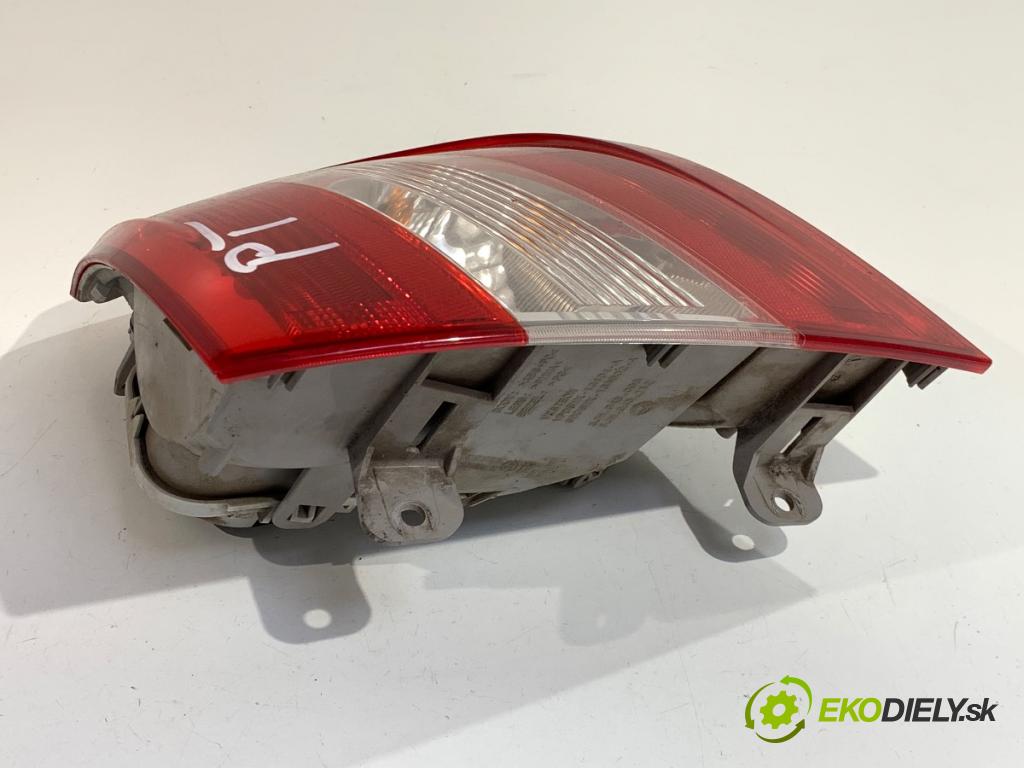 SKODA RAPID liftback 2013 77 kW 1.2 TSI 1197 světlo pravý zadní část 5JH945096