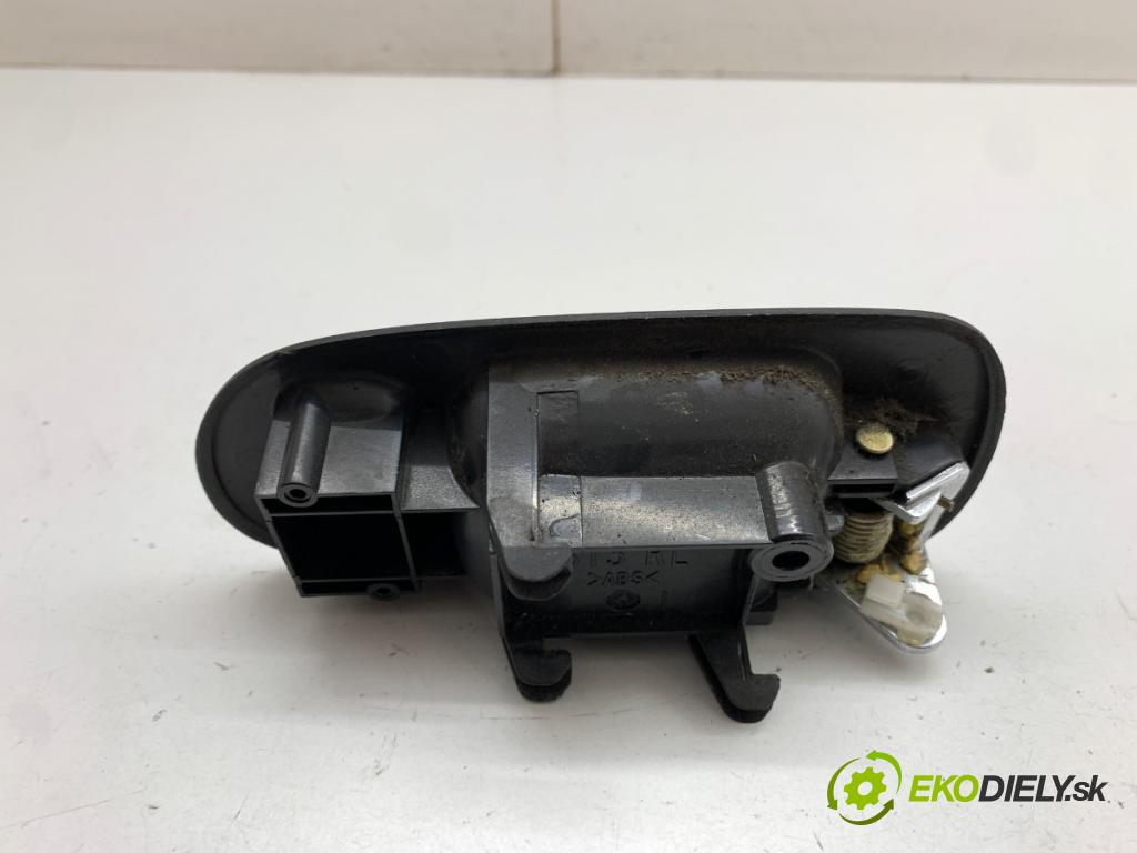 HONDA CIVIC VI Kombi 2000 66 kW 1.4 16V (MB8) 1396 klika vnitřní levý zadní část