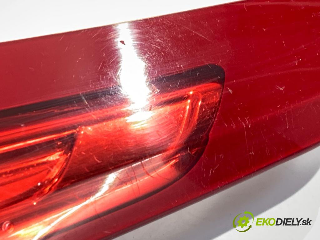 VOLVO XC60 I SUV 2016 140 kW D4 AWD 2400 světlo levý zadní část 31323034