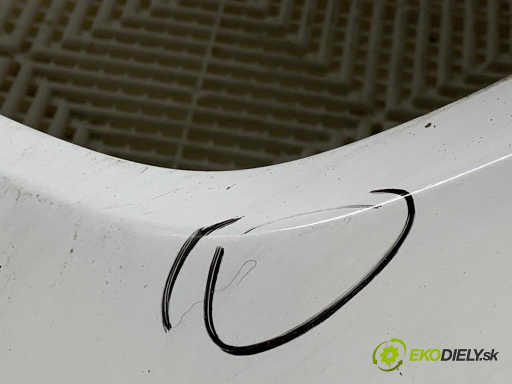 HYUNDAI i30 liftback 2012 73 kW 1.4 1396 nárazník zadní část  (Klika dveří ostatní)