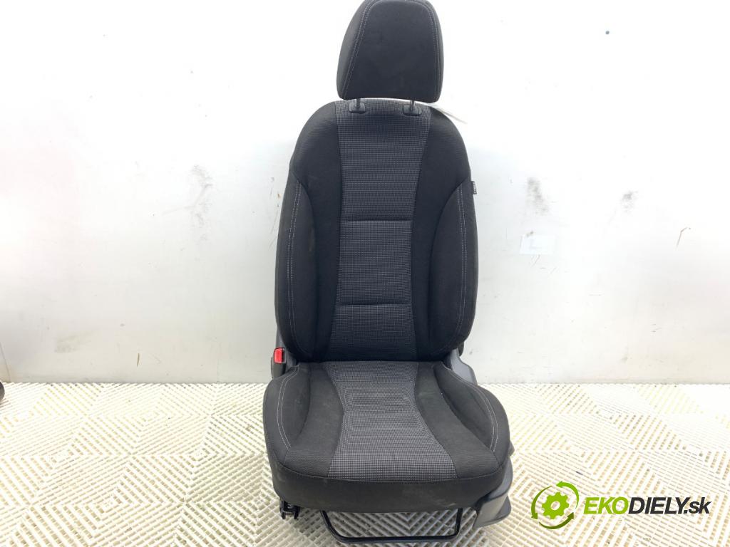 HYUNDAI i30 liftback 2012 73 kW 1.4 1396 sedadlo levý přední část 