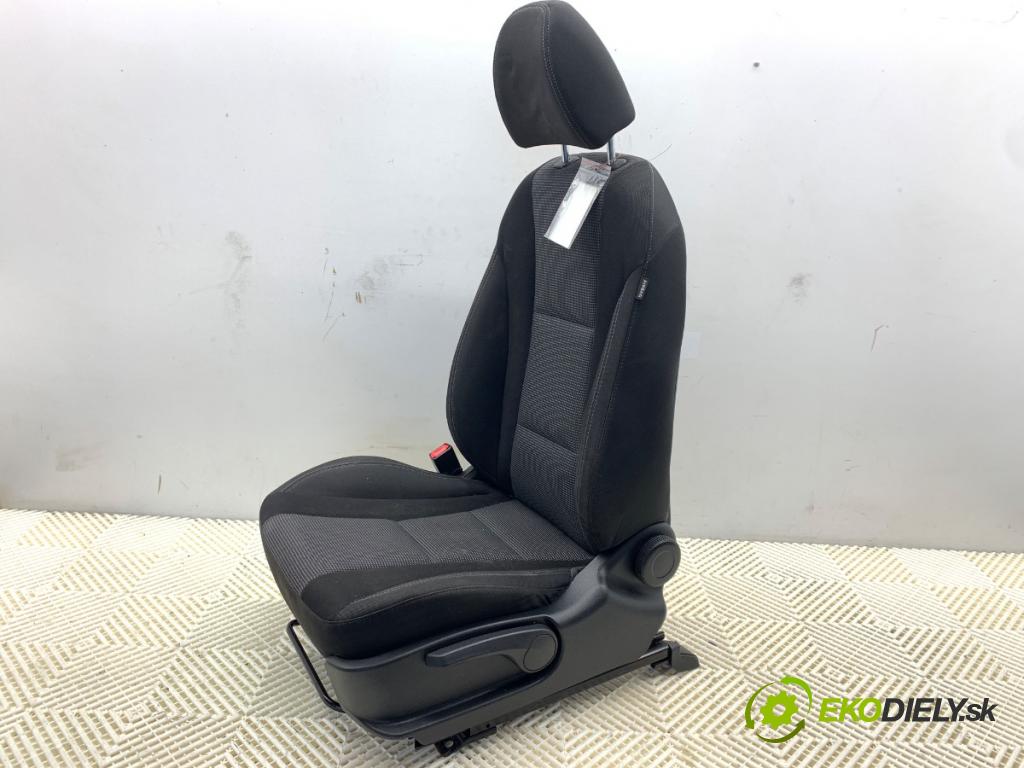 HYUNDAI i30 liftback 2012 73 kW 1.4 1396 sedadlo levý přední část