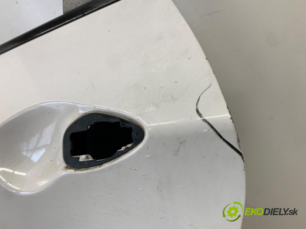 HYUNDAI i30 liftback 2012 73 kW 1.4 1396 dveře levý zadní část