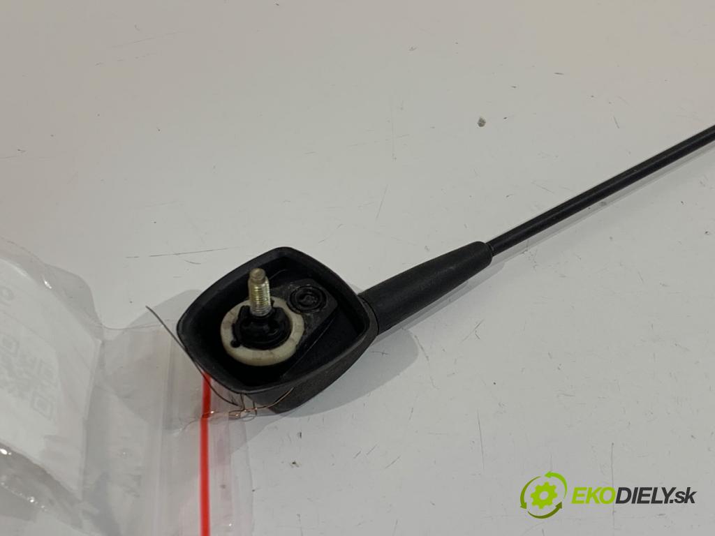 TOYOTA YARIS I liftback 2001 48 kW 1.0 (SCP10_) 998 ANTENA