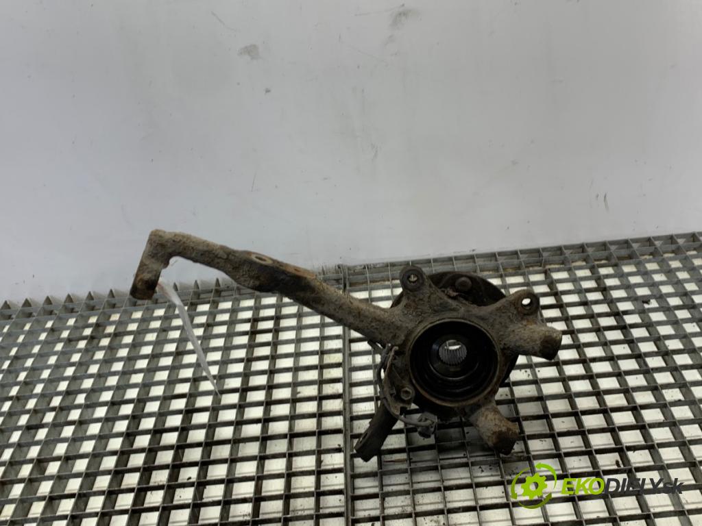 TOYOTA LAND CRUISER J12 samochód terenowy zamknięty 2005 120 kW 3.0 D-4D (KDJ120, KDJ125) 2982 náboj pravý přední část