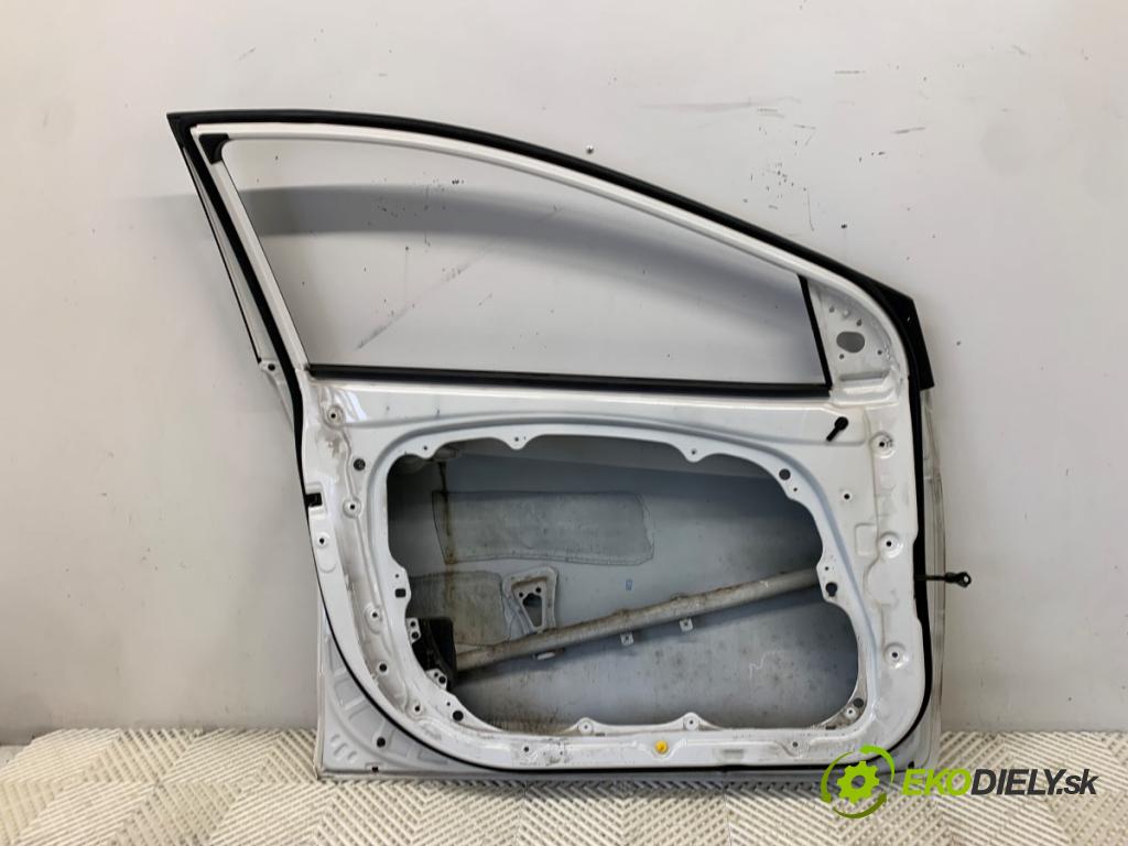 HYUNDAI i30 liftback 2012 73 kW 1.4 1396 dveře levý přední část