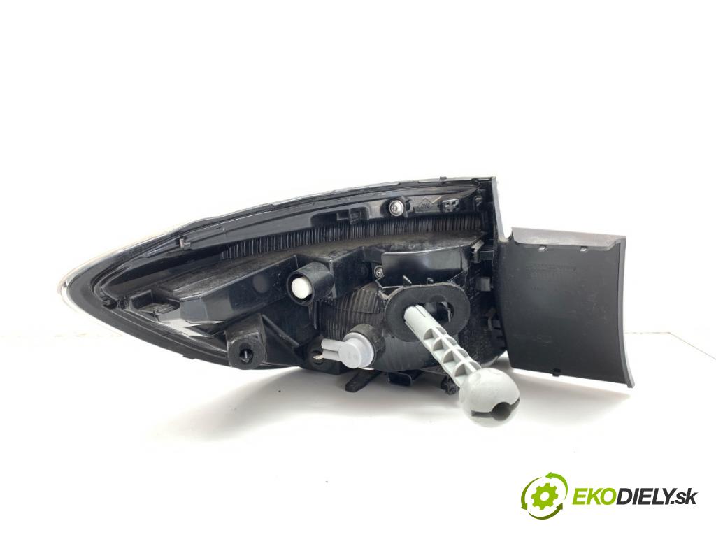 RENAULT CLIO V liftback 2024 74 kW 1.0 LPG (B7MT) 999 Svetlo pravy zad 265505405R