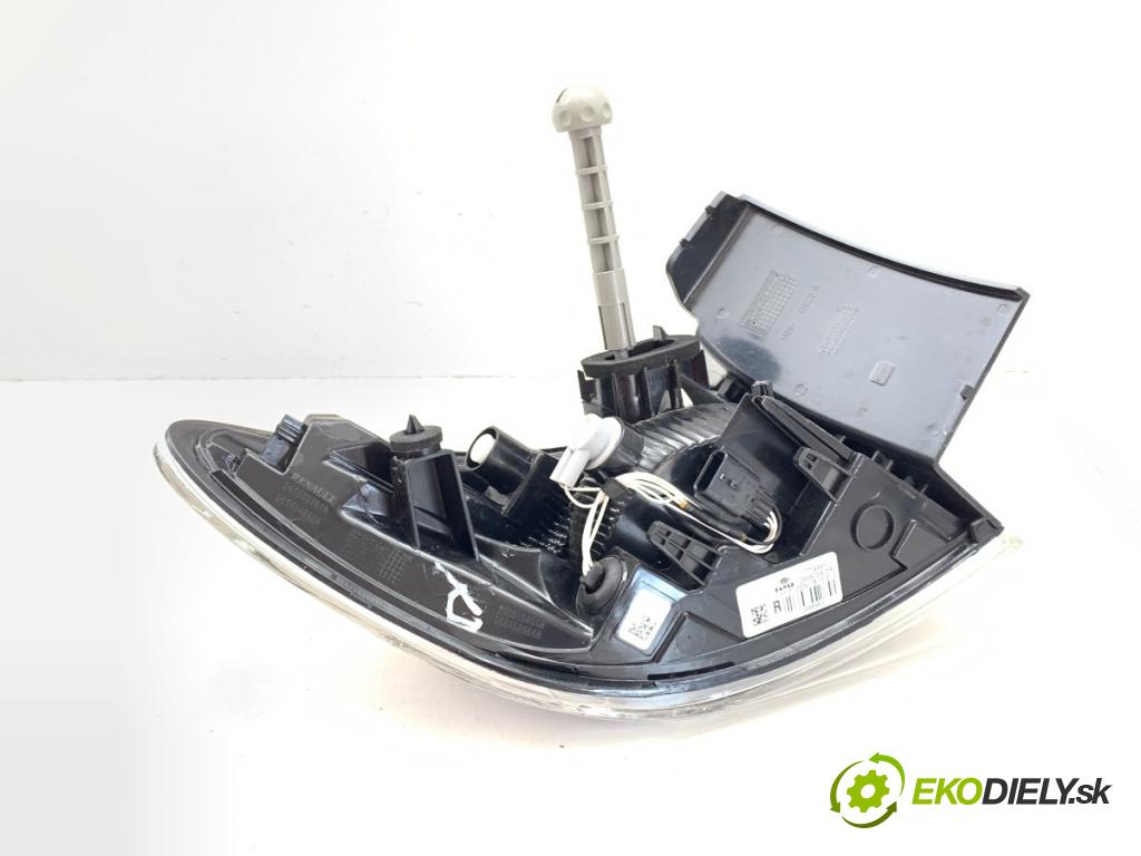 RENAULT CLIO V liftback 2024 74 kW 1.0 LPG (B7MT) 999 Svetlo pravy zad 265505405R