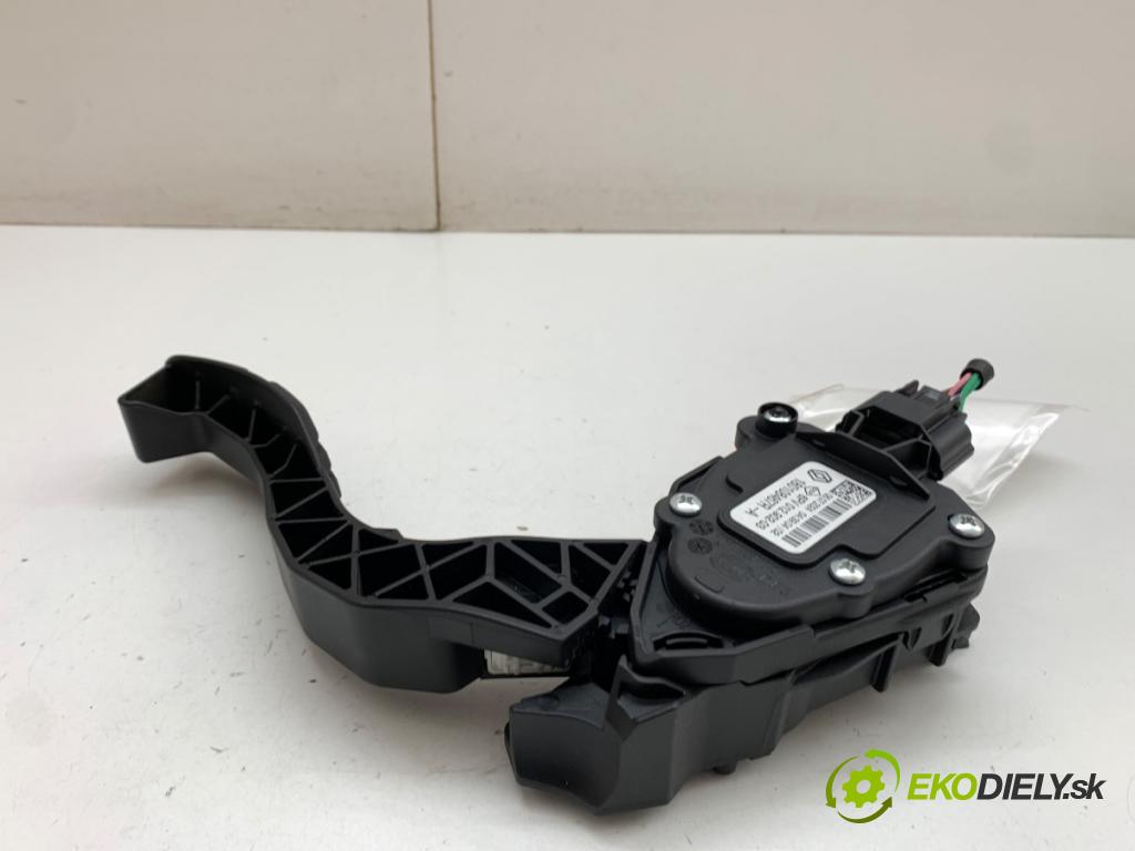 RENAULT CLIO V liftback 2024 74 kW 1.0 LPG (B7MT) 999 potenciometr plynového pedálu 180108467R (Potenciometr plynového pedálu)