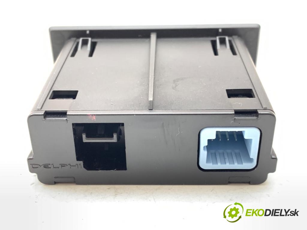 RENAULT CLIO V liftback 2024 74 kW 1.0 LPG (B7MT) 999 HNÍZDO: USB 284H39520R