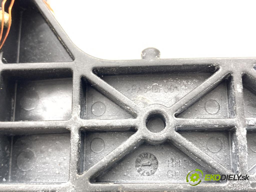 HYUNDAI i30 liftback 2012 73 kW 1.4 1396 klika vnejší pravý přední část