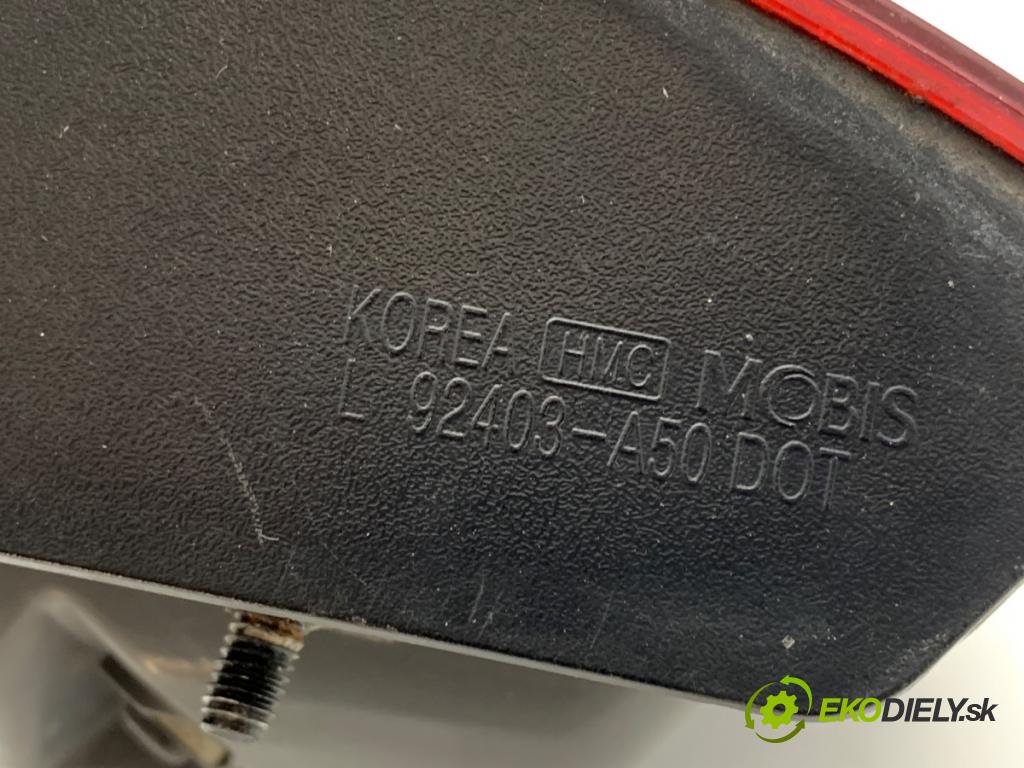 HYUNDAI i30 liftback 2012 73 kW 1.4 1396 světlo levý zadní část vnitřní 92403-A50