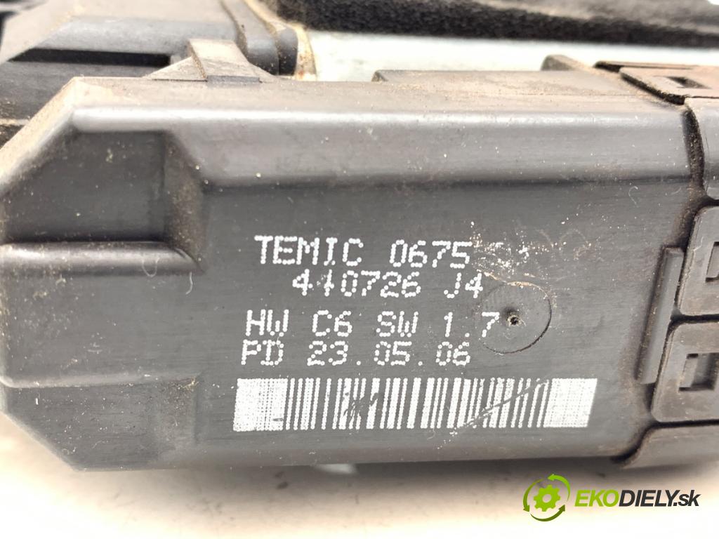 RENAULT MEGANE II liftback 2003 83 kW 1.6 16V (BM0C, CM0C) 1598 Motor sťahovania okna pravy predný 128000472