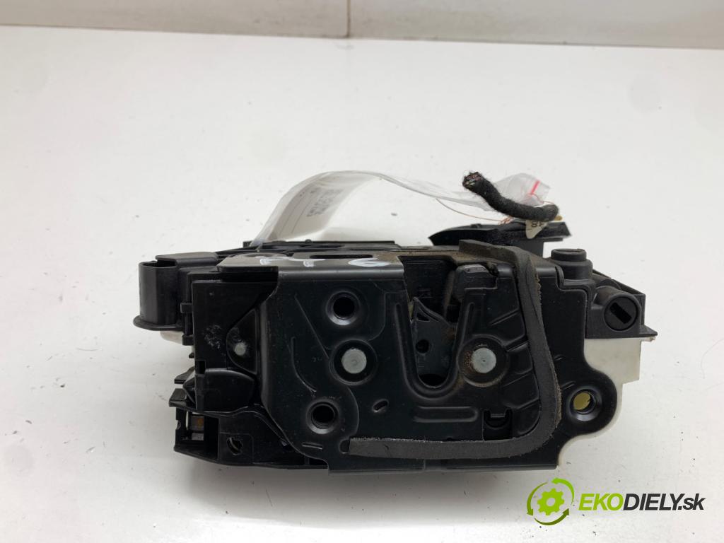 SKODA RAPID liftback 2013 77 kW 1.2 TSI 1197 zámok dveře pravý zadní část 5E0839016