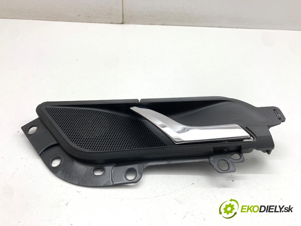 SKODA RAPID liftback 2013 77 kW 1.2 TSI 1197 Kľučka vnútorná pravy predný 5JB867012