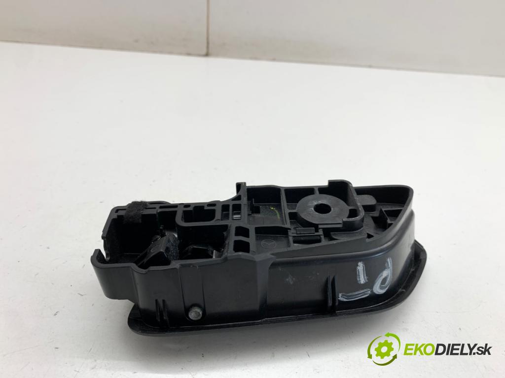 MAZDA 2 DL liftback 2018 66 kW 1.5 SKYACTIV-G 1496 Kľučka vnútorná pravy zad