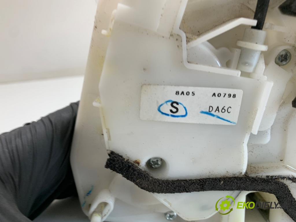 MAZDA 2 DL liftback 2018 66 kW 1.5 SKYACTIV-G 1496 zámok dveře pravý zadní část