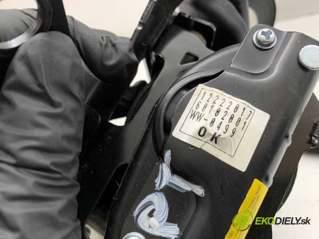 MAZDA 2 DL liftback 2018 66 kW 1.5 SKYACTIV-G 1496 držák bezpečnost pravý zadní část