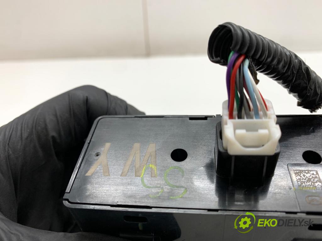 MAZDA 2 DL liftback 2018 66 kW 1.5 SKYACTIV-G 1496 Panel Prepínač BASE66170A