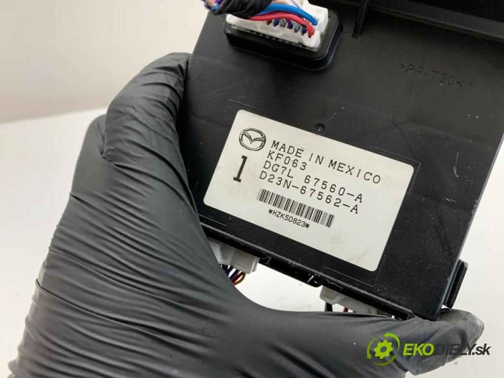MAZDA 2 DL liftback 2018 66 kW 1.5 SKYACTIV-G 1496 Modul Riadiaca jednotka DG7L-67560-A (Riadiaca jednotka ostatné)
