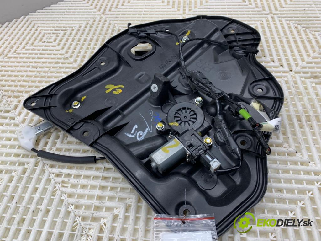 MAZDA 2 DL liftback 2018 66 kW 1.5 SKYACTIV-G 1496 mechanismus okna pravý zadní část DA6C7297X