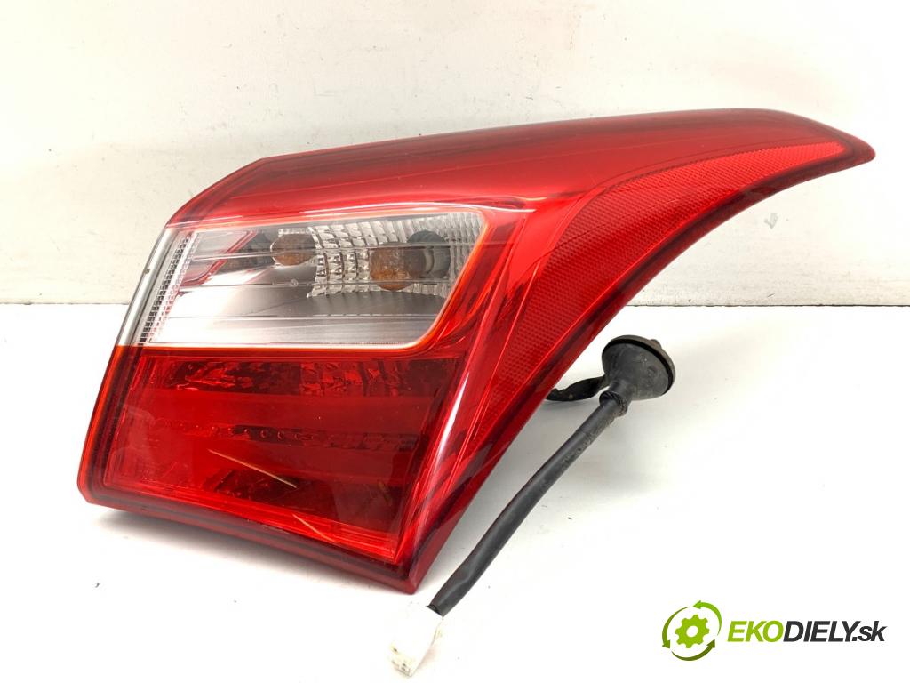 HYUNDAI i30 liftback 2012 73 kW 1.4 1396 světlo pravý zadní část 