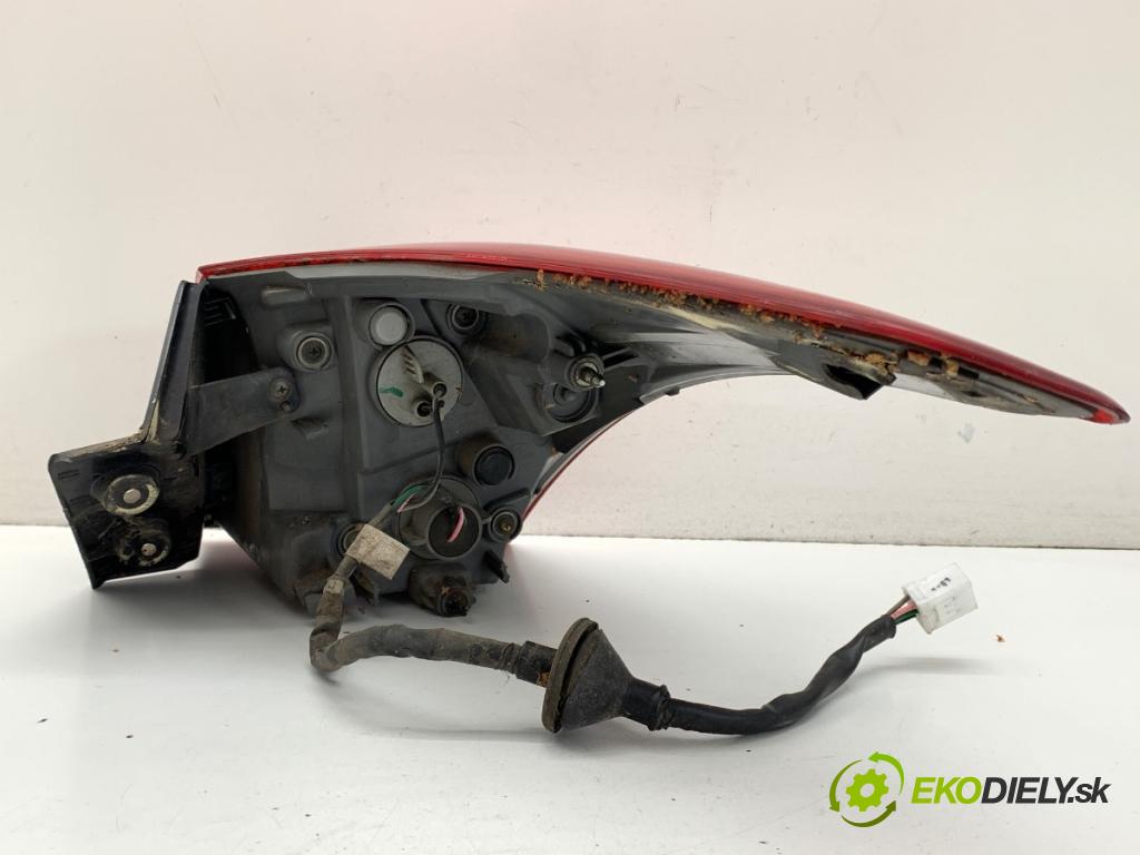 HYUNDAI i30 liftback 2012 73 kW 1.4 1396 světlo levý zadní část