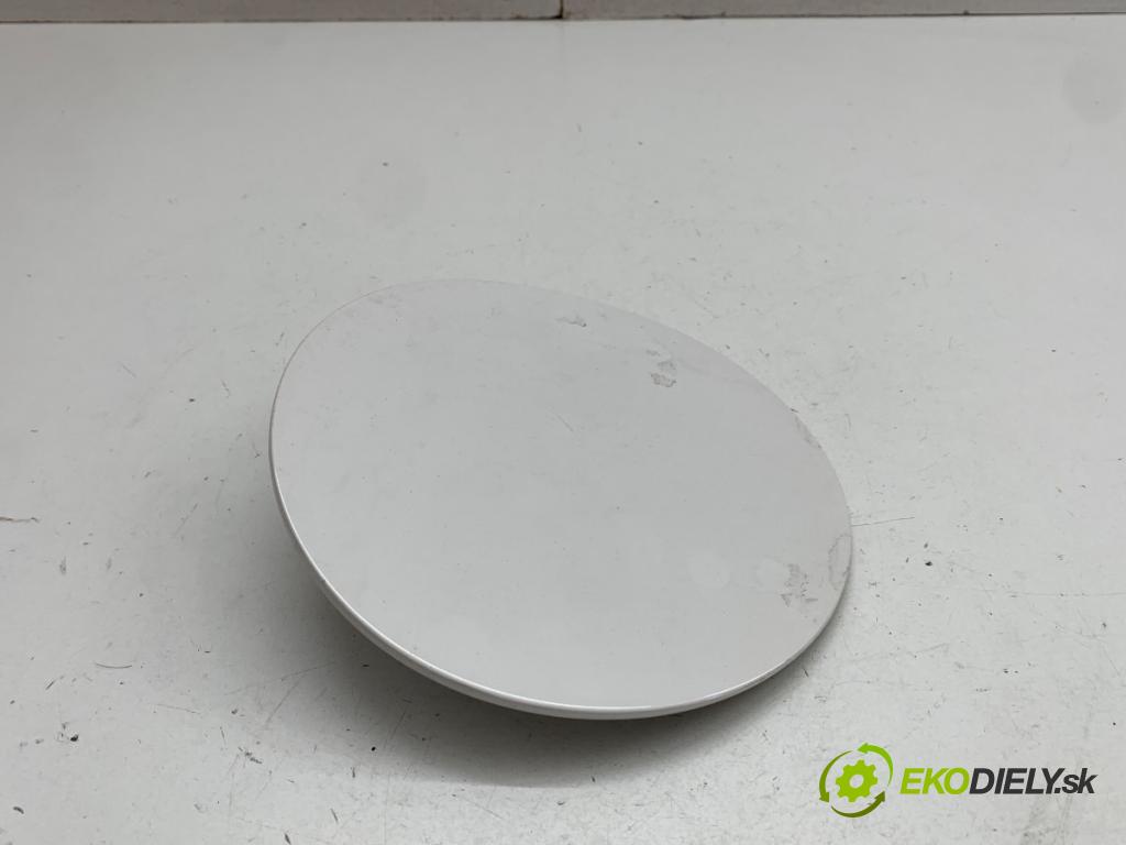 HYUNDAI i30 liftback 2012 73 kW 1.4 1396 Dvierka nádrže paliva  (Kľučka dverí ostatné)