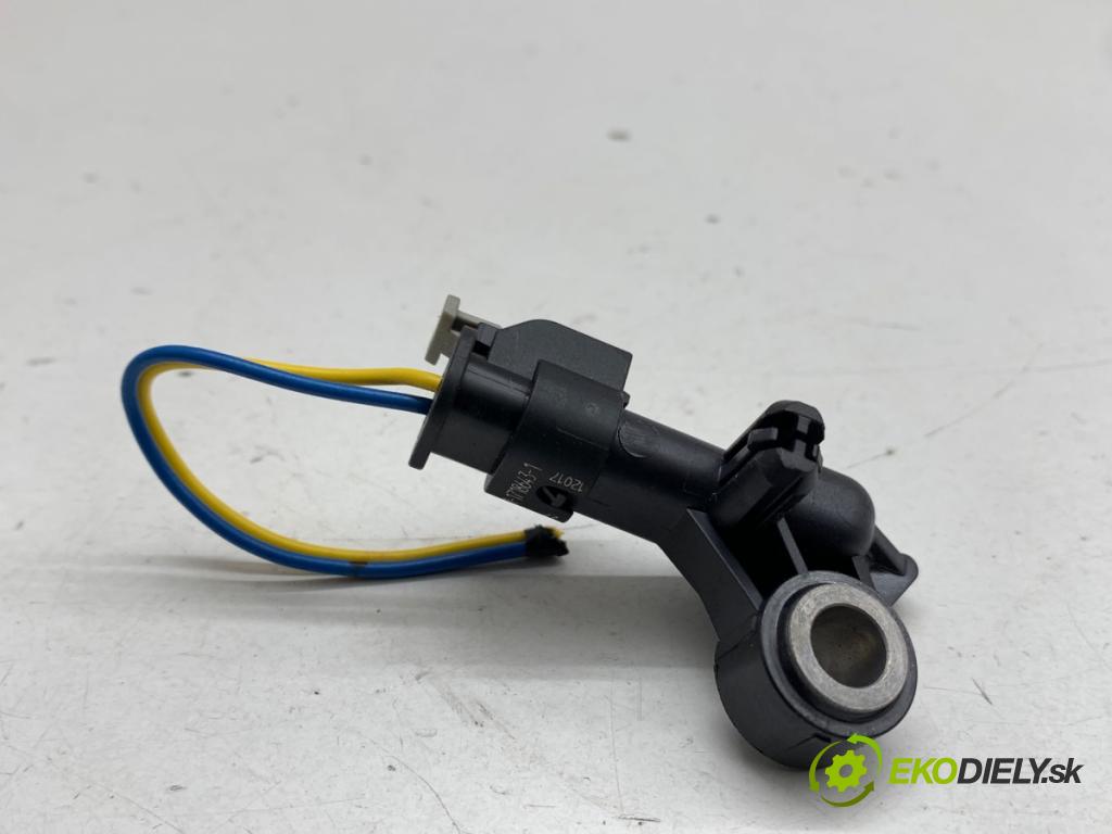 MAZDA 2 DL liftback 2018 66 kW 1.5 SKYACTIV-G 1496 Snímač nárazu D09H57KC0 (Snímač nárazu)