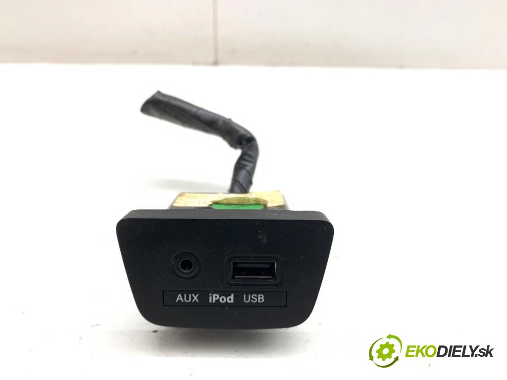 HYUNDAI i30 liftback 2012 73 kW 1.4 1396 HNÍZDO: USB 96120-A5000