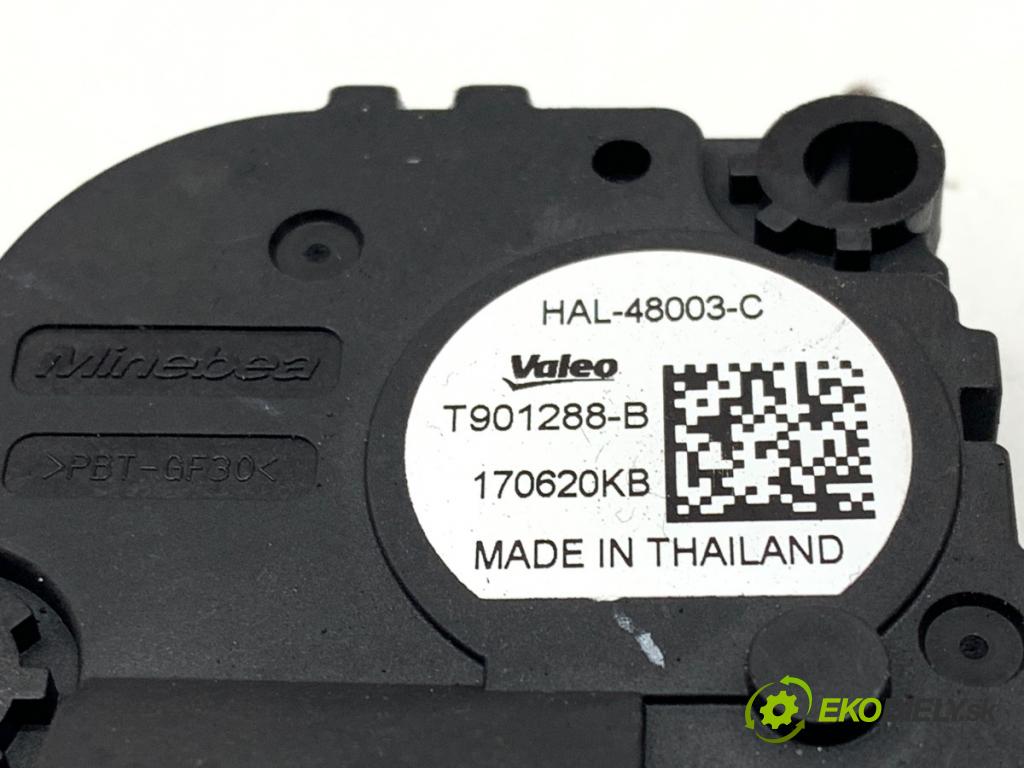 BMW G01 SUV 2020 135 kW xDrive 30 e Plug-in-Hybrid 1998 motor topení T901288-B