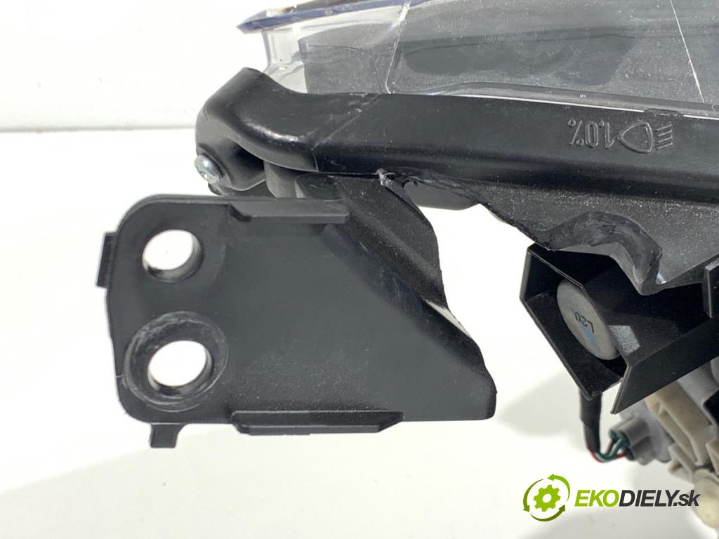 MAZDA 2 DL liftback 2018 66 kW 1.5 SKYACTIV-G 1496 světlomet levý přední část ÚPLNÝ LED D09K-51040