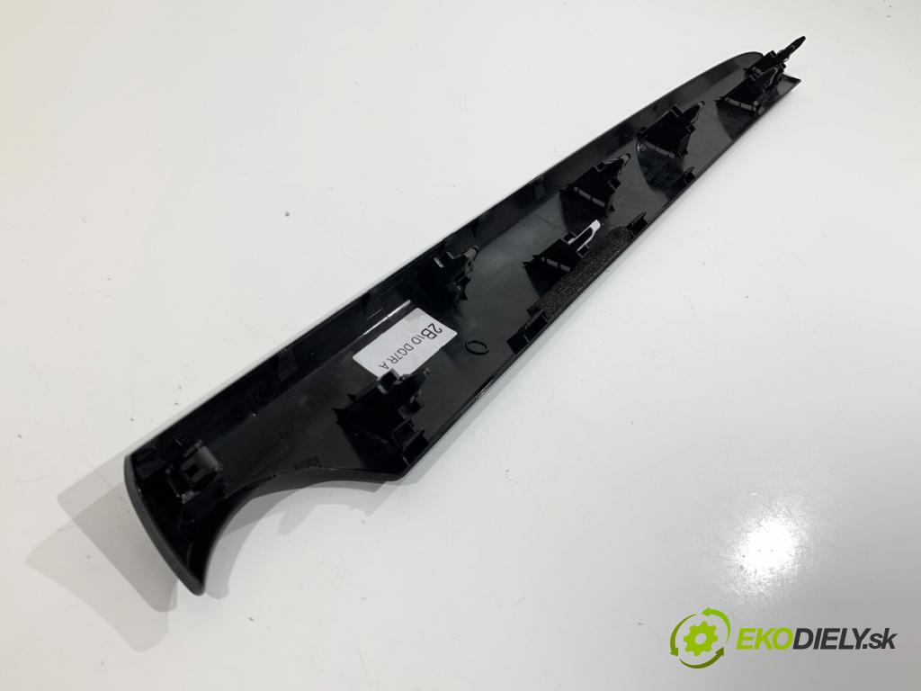 MAZDA 2 DL liftback 2018 66 kW 1.5 SKYACTIV-G 1496 lišty kryt DG7R55211 D23P64951 (Lišta)