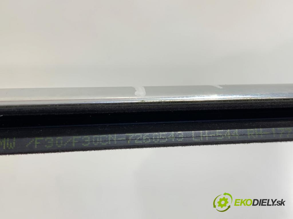 BMW F30 sedan 2015 225 kW 335 i xDrive 2979 Lišta Sbírání: zad pravy chróm