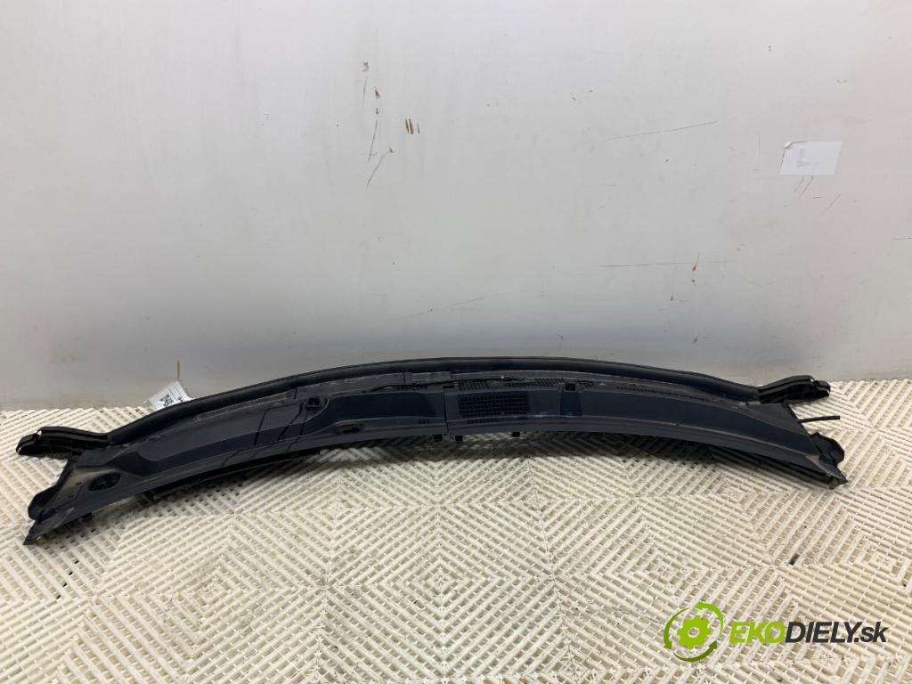 MAZDA 2 DL liftback 2018 66 kW 1.5 SKYACTIV-G 1496 Torpédo, plast pod čelné okno DA6C507S1 (Torpédo (plast pod čelným sklom))