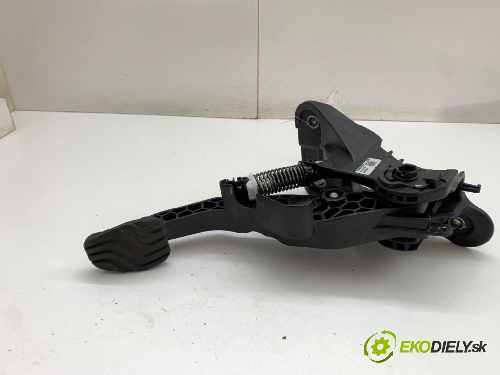 RENAULT CLIO V liftback 2024 74 kW 1.0 LPG (B7MT) 999 pedal spojky 465400632R