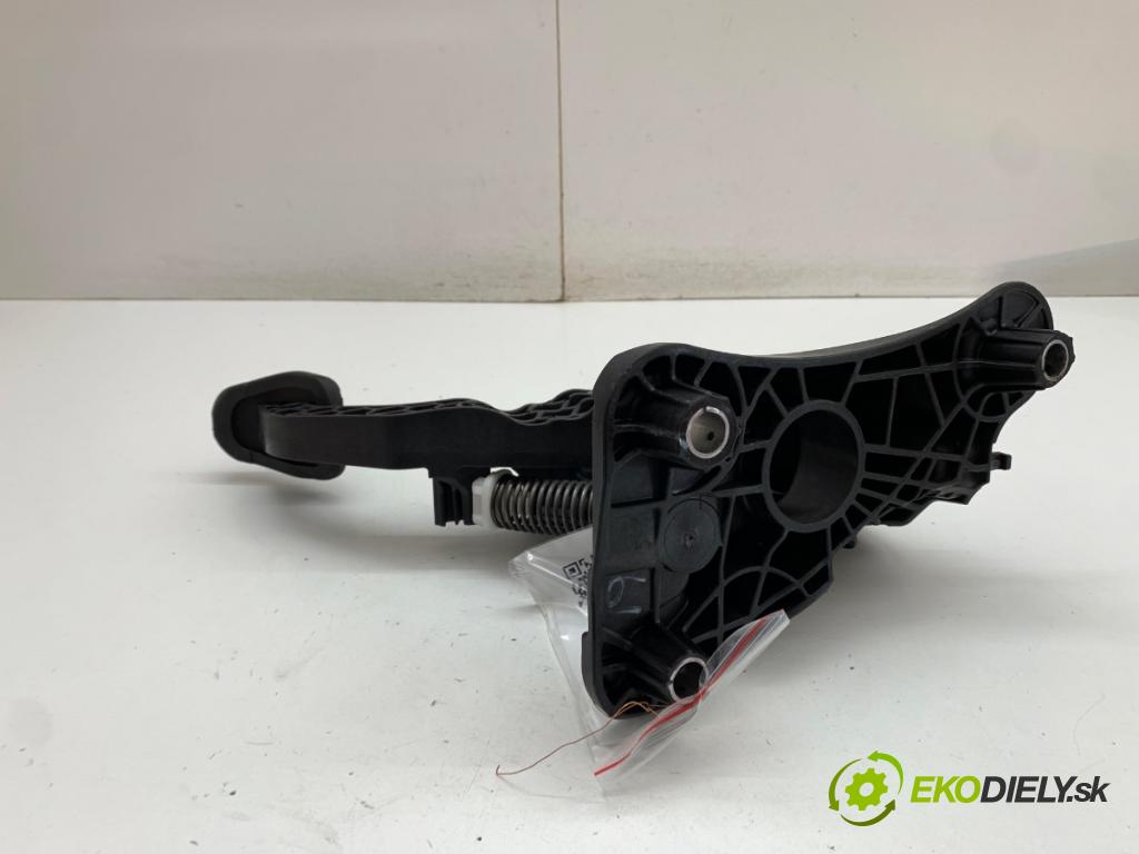 RENAULT CLIO V liftback 2024 74 kW 1.0 LPG (B7MT) 999 pedal spojky 465400632R