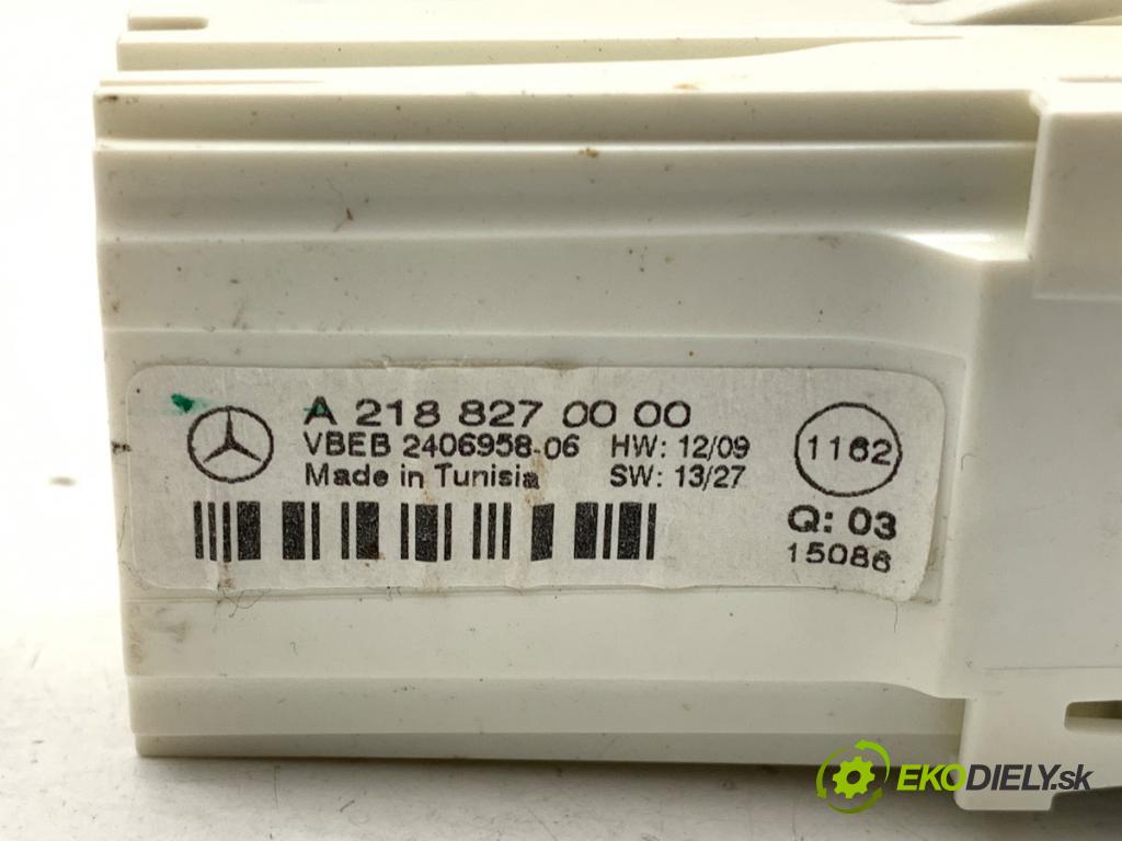 MERCEDES-BENZ W212 sedan 2016 245 kW E 400 4-matic (212.067) 2996 Displej A2188270000 (Prístrojová doska)