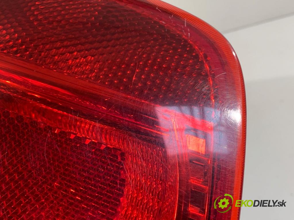 AUDI A3 8P liftback 2003 103 kW 2.0 TDI 1968 světlo levý zadní část 8P0945095