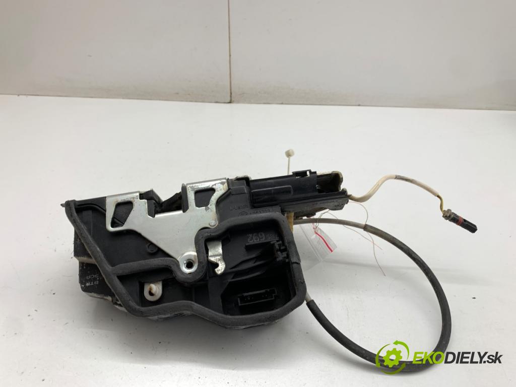 BMW F01 sedan 2010 240 kW 740 i, Li 2979 zámok Dvere pravy predný
