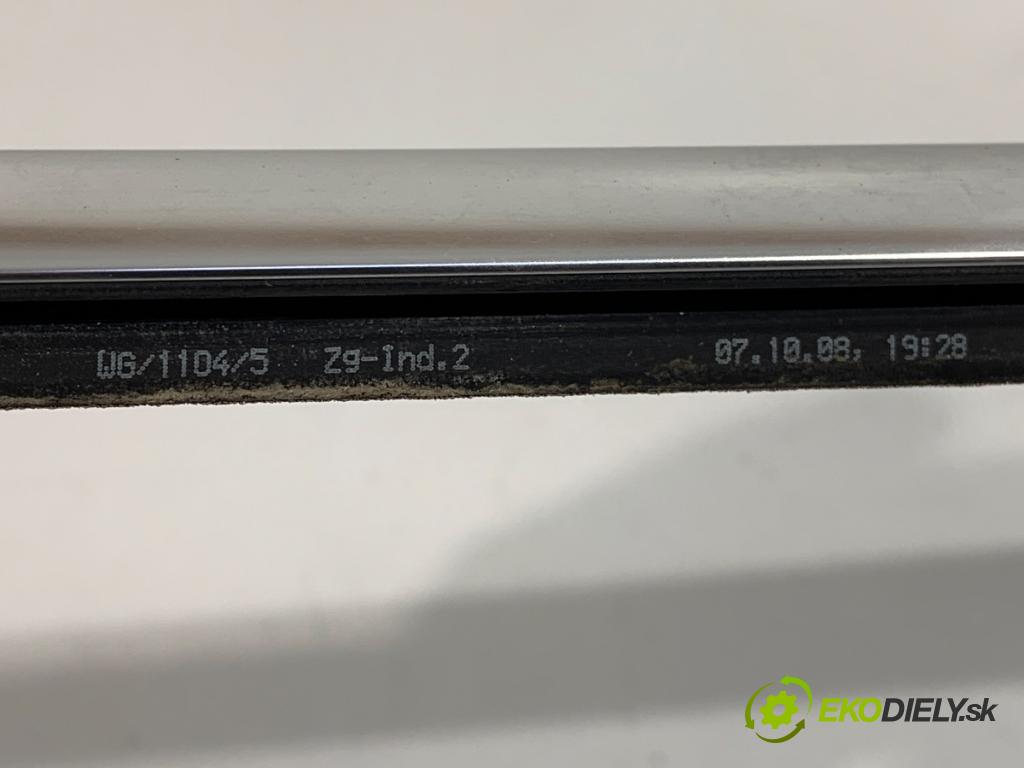 BMW F01 sedan 2010 240 kW 740 i, Li 2979 lišta Sbírání: přední část pravý